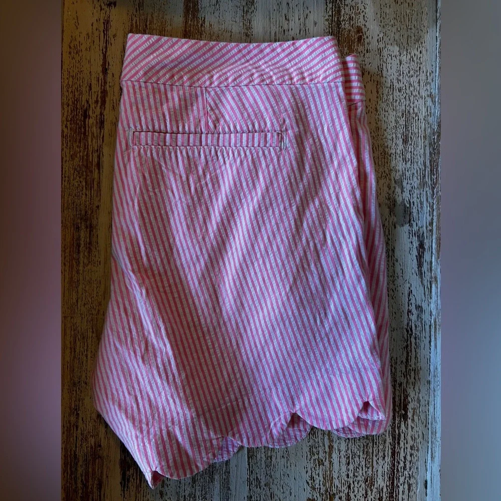 Lilly Pulitzer Buttercup Shorts Sear sucker White and Pink Women’s Size 2 - Picture 4 of 8
